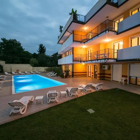 Ferretti Garda Palace Apart Otel