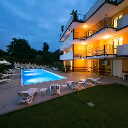 Ferretti Garda Palace 아파트호텔 4*