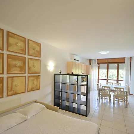 Aparthotel Ferretti Garda Palace 4*