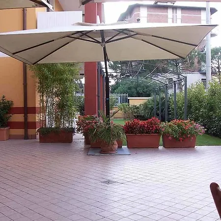Ferretti Garda Palace 4* 페스키에라델가르다