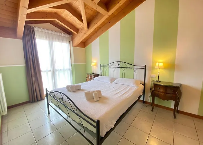 Apartmanhotel Ferretti Garda Palace 4*