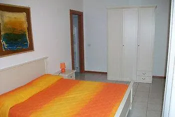 Apartmanhotel Ferretti Garda Palace 4*