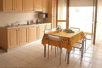 Apart-hotel Ferretti Garda Palace 4*